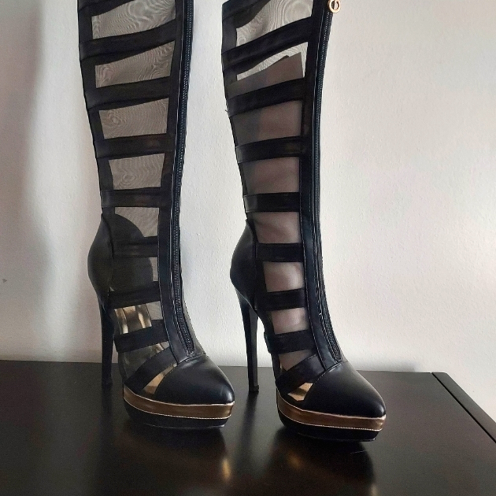 Black heeled boots size 9